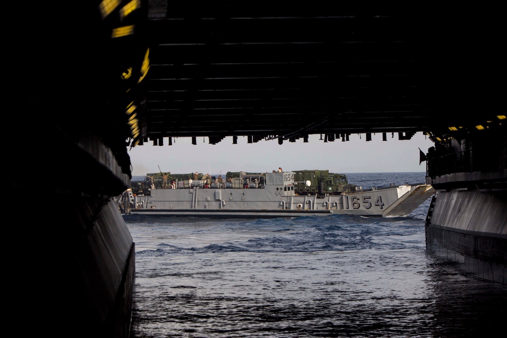 26th MEU, USS Kearsarge send supplies, personnel to Puerto Rico