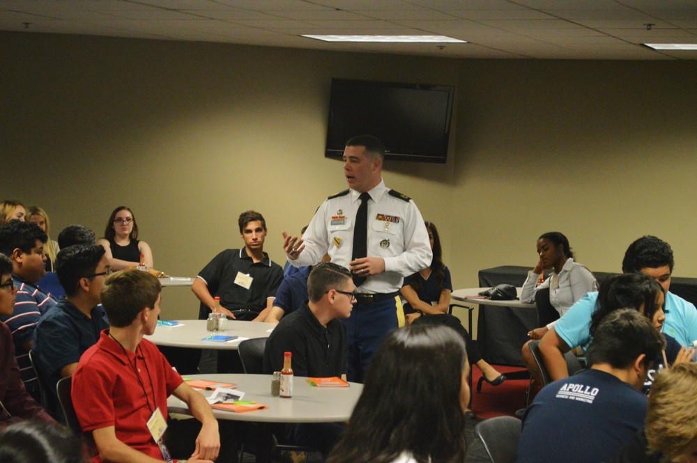 Phoenix recruiting leadership participates in DECA Career Day