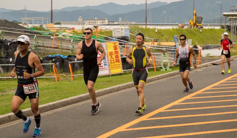 Japanese nationals, American service members participate in triathlon