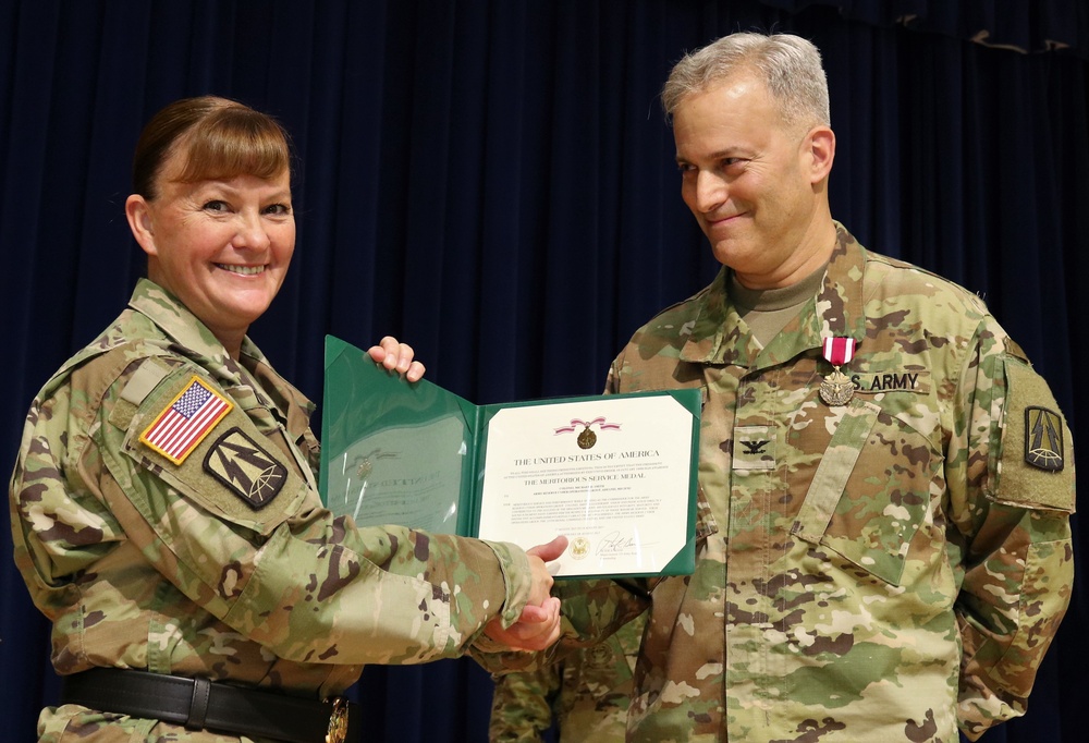 Transitioning Army Reserve cyber unit welcomes new commander