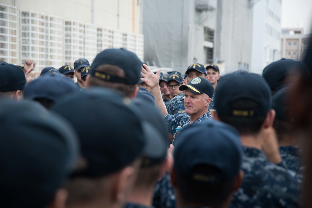 Surface Force Commander visits Sasebo based ships