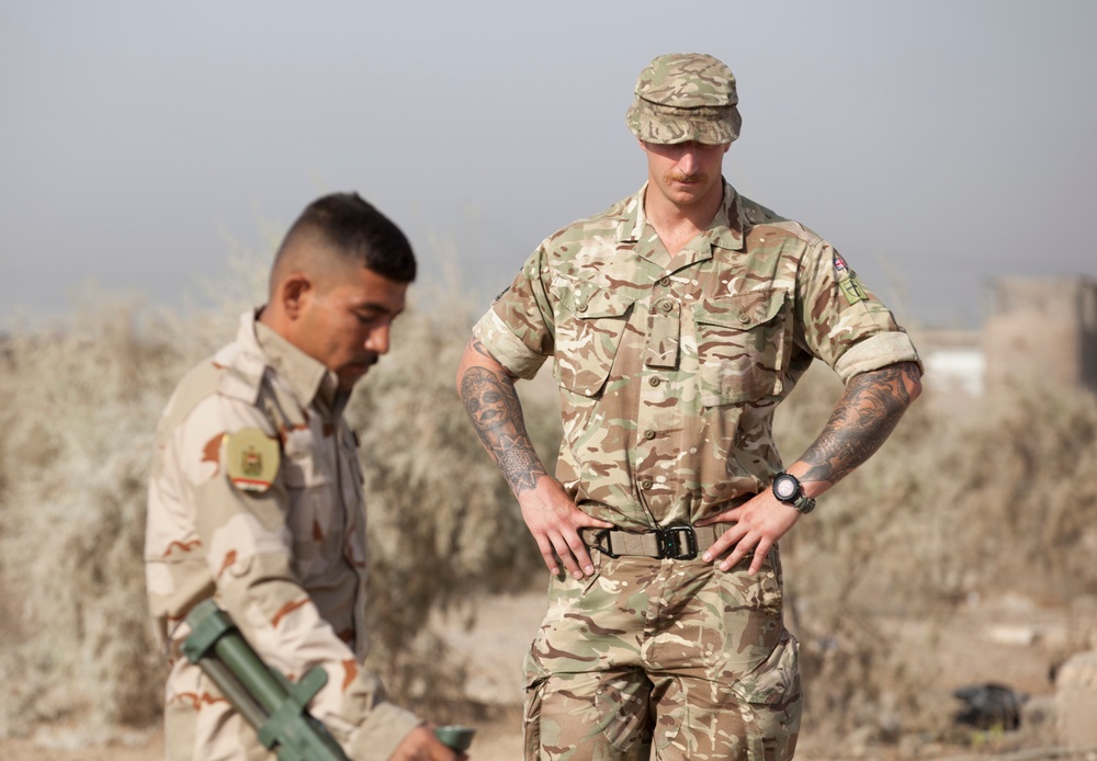 British Soldiers Train Iraqi Security Forces in Explosives Detection