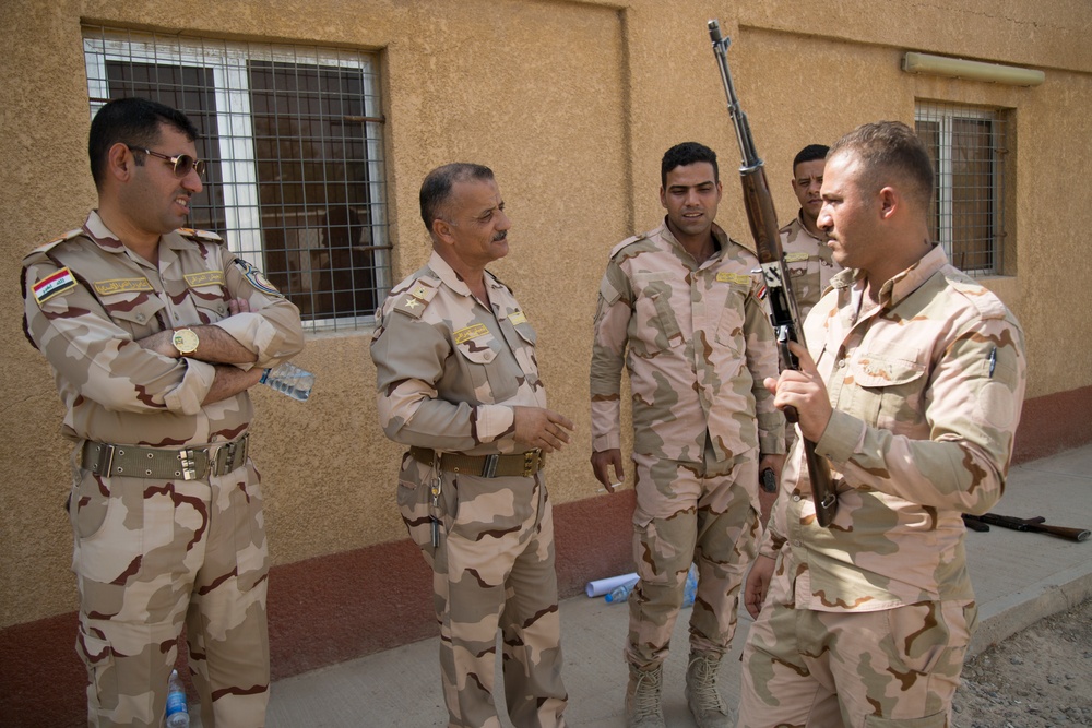 Iraqi Security Forces Train in Weapons Assembly