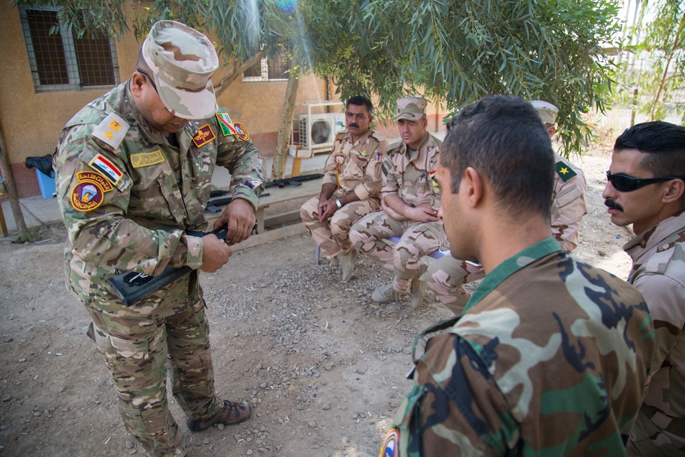 Iraqi Security Forces Train in Weapons Assembly