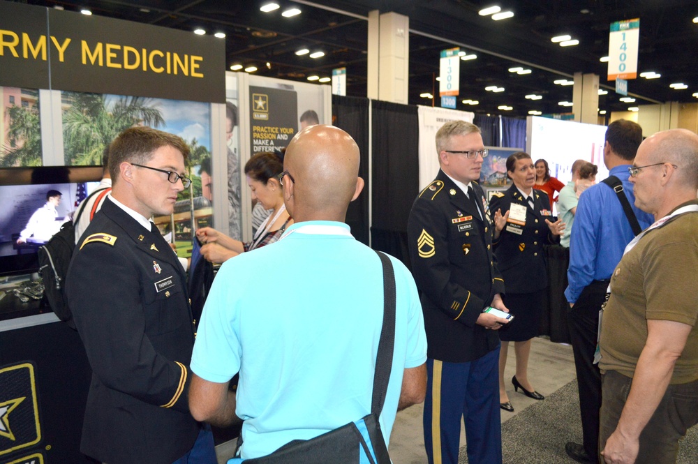 Army recruiting teamwork on display at major medical conference