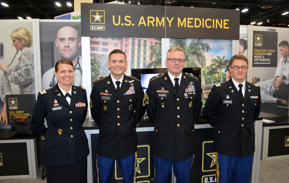 Army recruiting teamwork on display at major medical conference