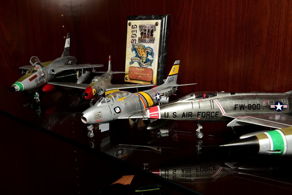 4th Fighter Wing model aircraft display