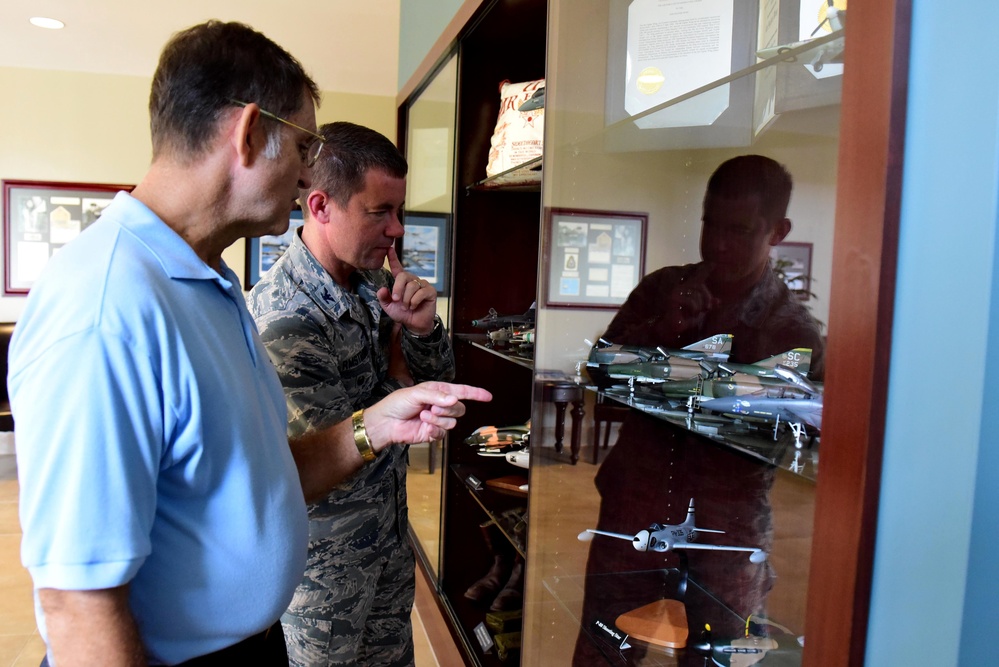 4th Fighter Wing model aircraft display