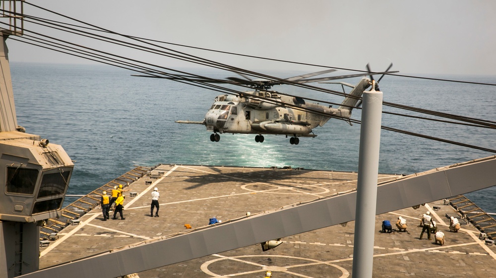 Dvids Images Ship Life Uss Pearl Harbor Lsd 52 [image 2 Of 4]