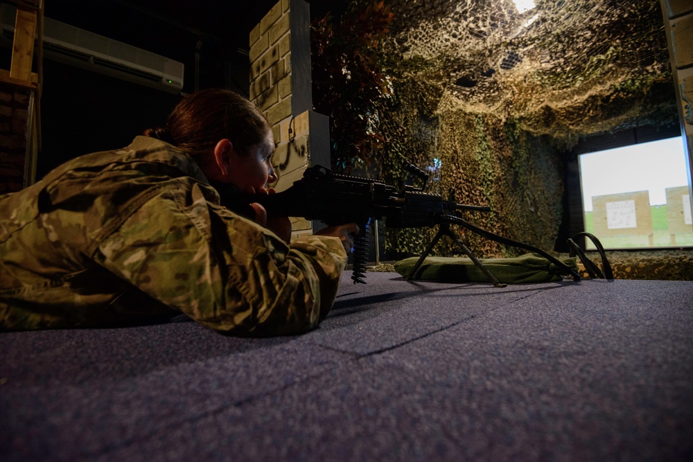 AFNORTH Soldiers shoot M249 light machine gun in EST