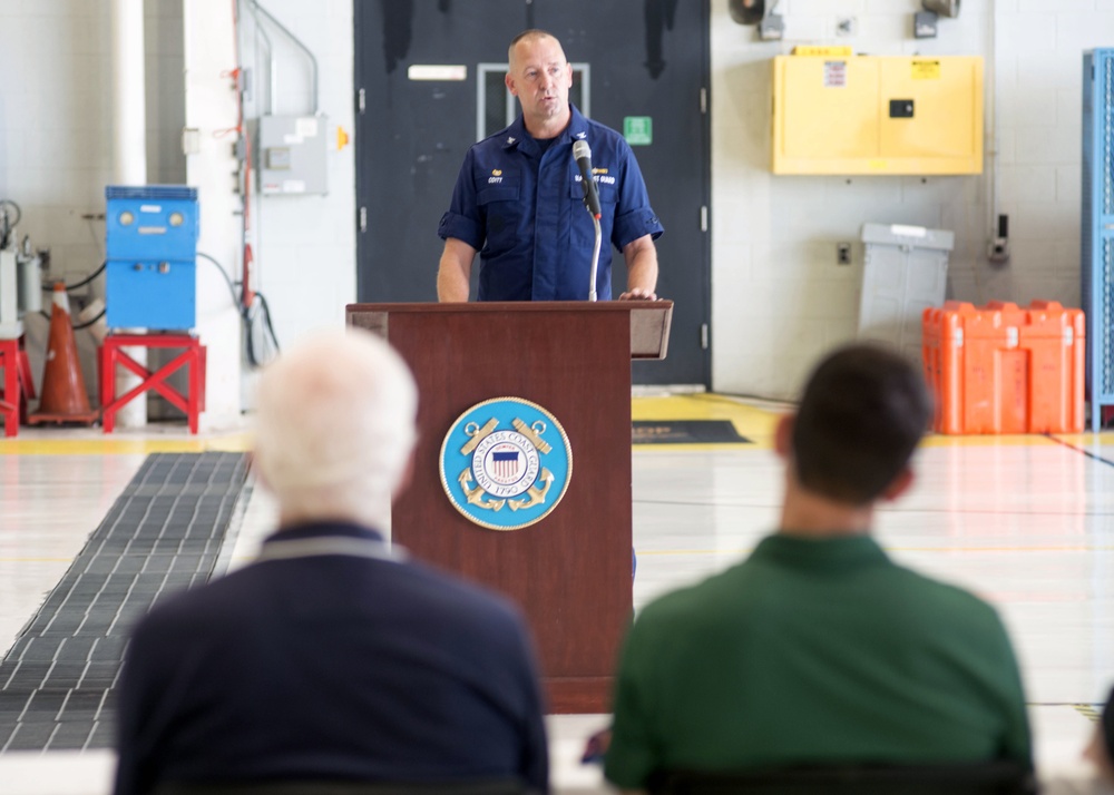 Coast Guard Sector Houston-Galveston Commander briefs Speaker, Texas congressional delegation on Harvey aftermath