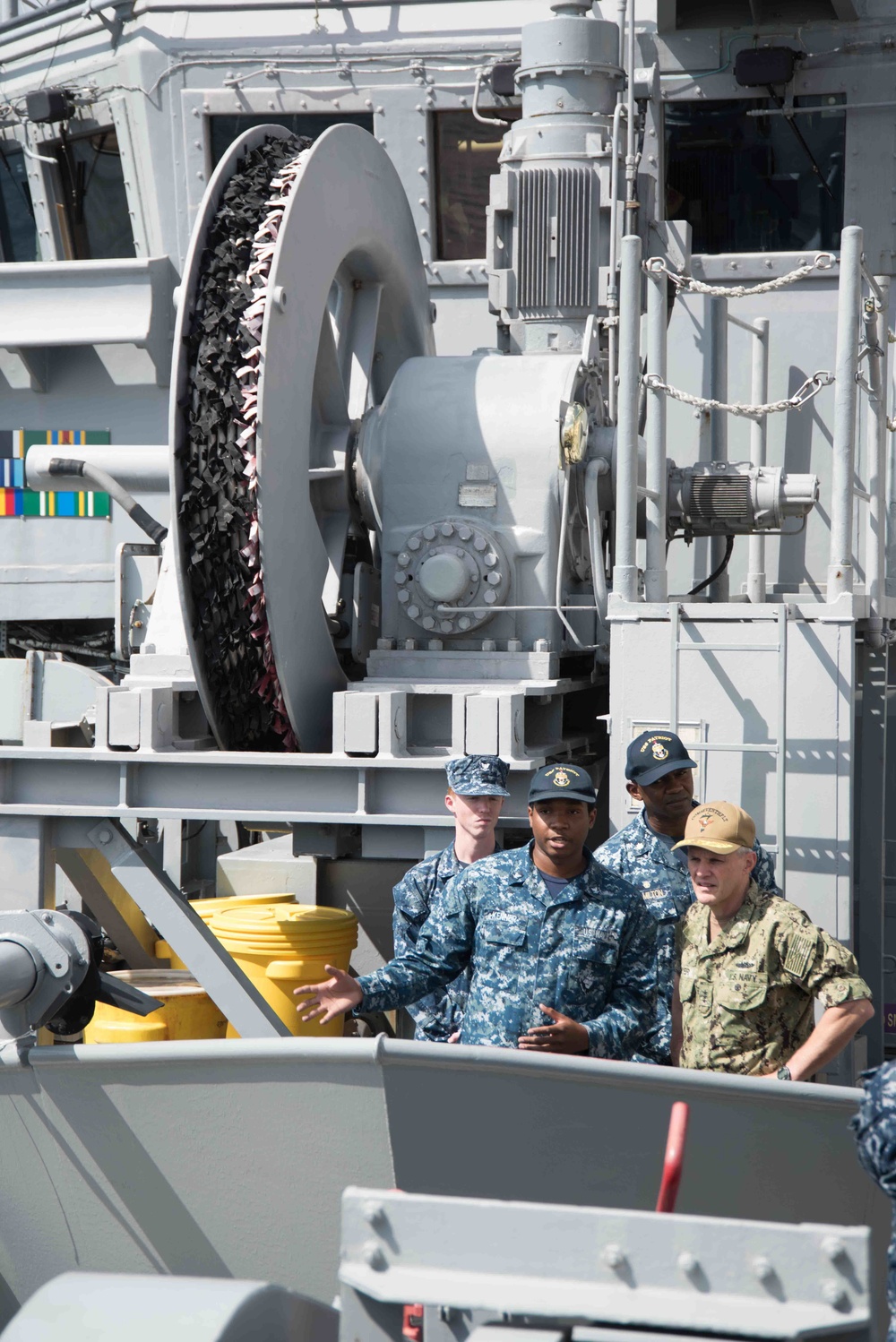 U.S. 7th Fleet Commander visits Sasebo based ships