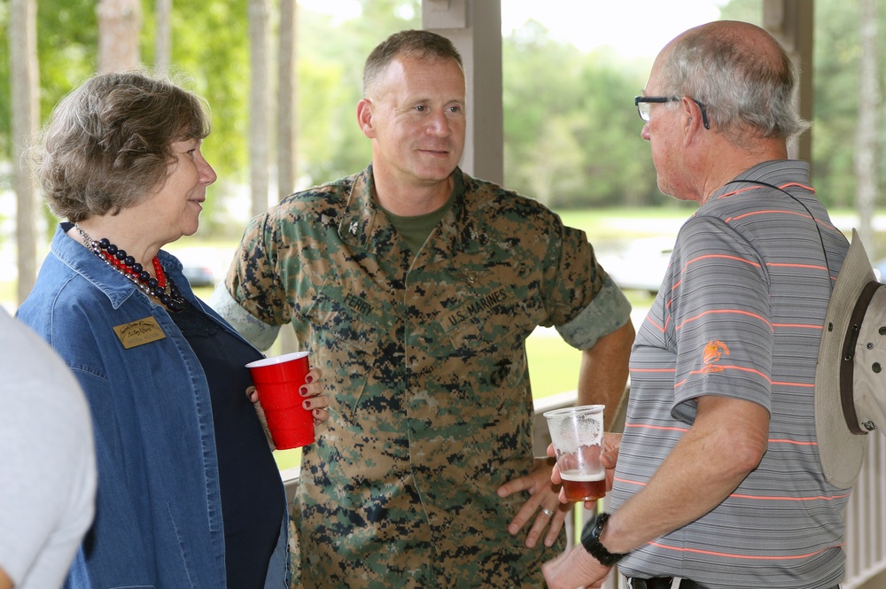 MAC hosts pig pickin’ for H&amp;HS Marines