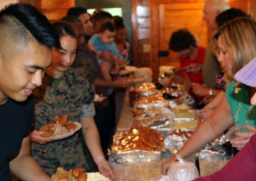 MAC hosts pig pickin’ for H&amp;HS Marines