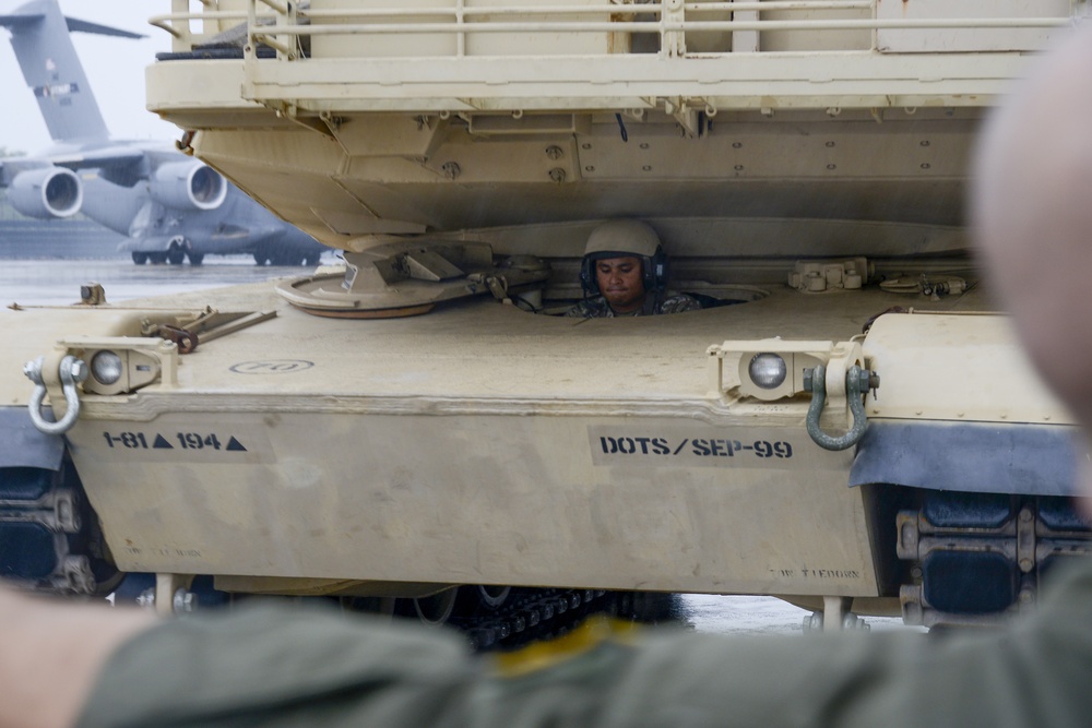 105th AW and 194th Armor Brigade airlift Abrams tank