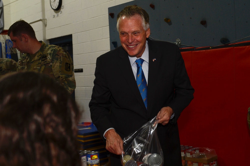 Governor teams with military children to improve community