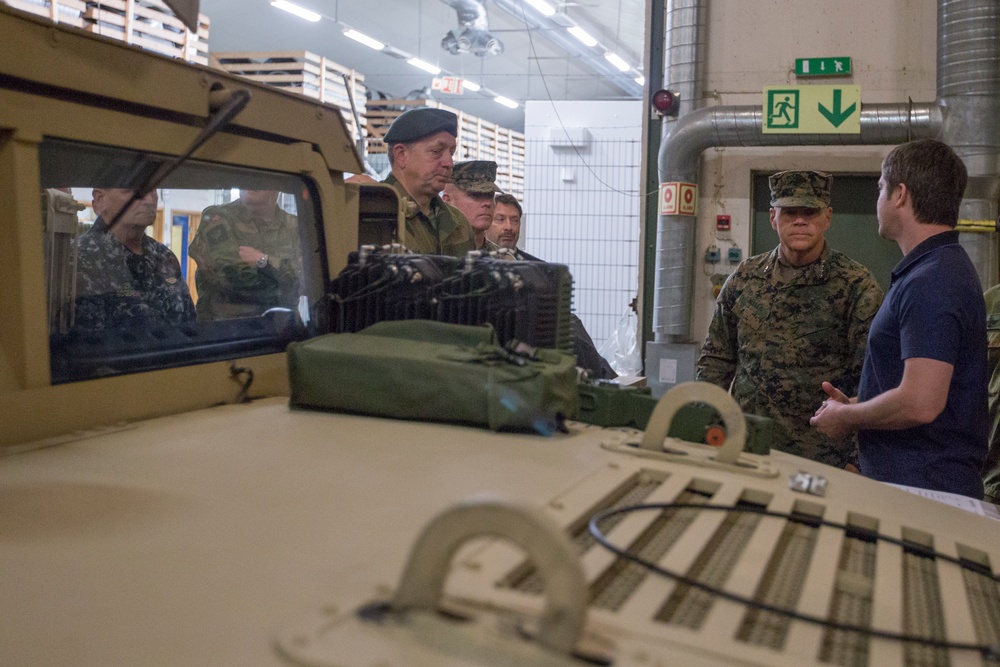 CMC &amp; SMMC Visit MRF-E Marines