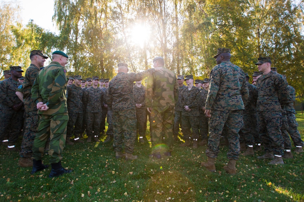 CMC &amp; SMMC Visit MRF-E Marines