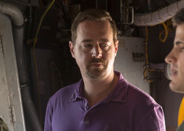 NCIS cast members hit the MCAS Miramar runway