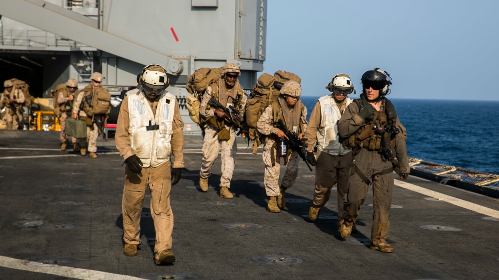 15th MEU transports equipment, personnel by air