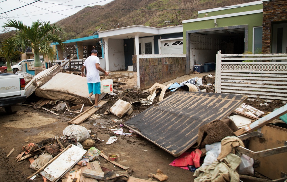 Residents of Comerío return to their homes