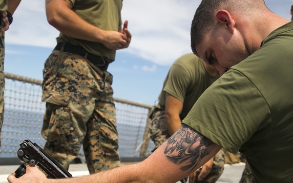 Gunners course aboard USS Pearl Harbor (LSD 52)