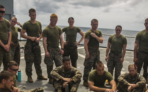 Gunners course aboard USS Pearl Harbor (LSD 52)