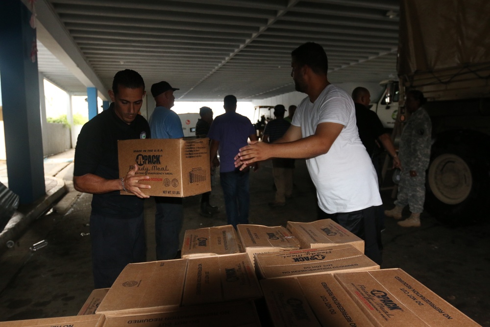 DVIDS - Images - 1st MSC assist FEMA with food, water distribution in ...