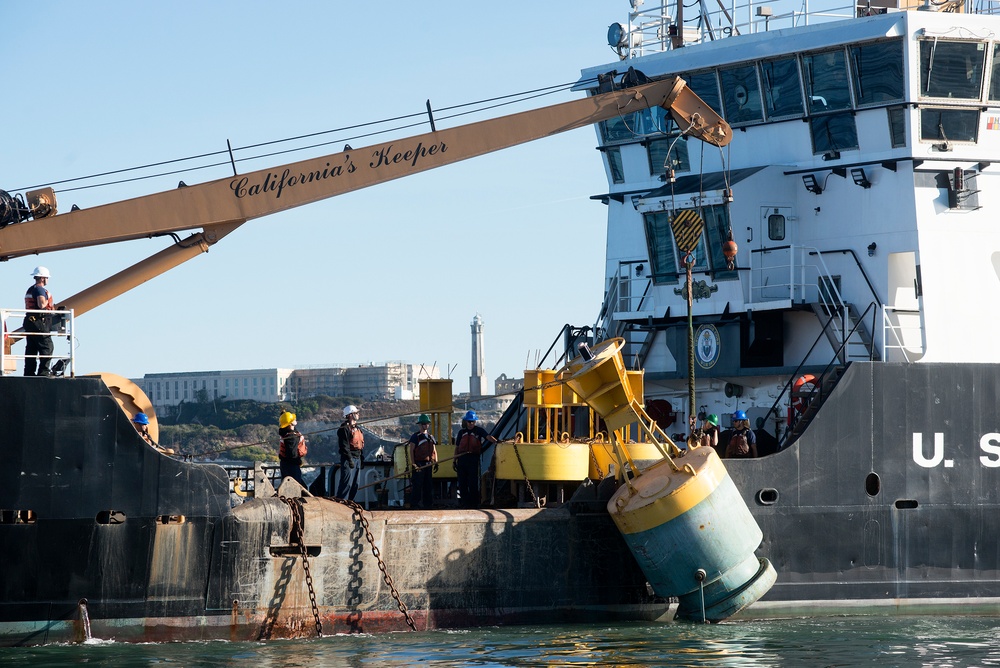 Coast Guard places San Francisco Fleet Week center buoy