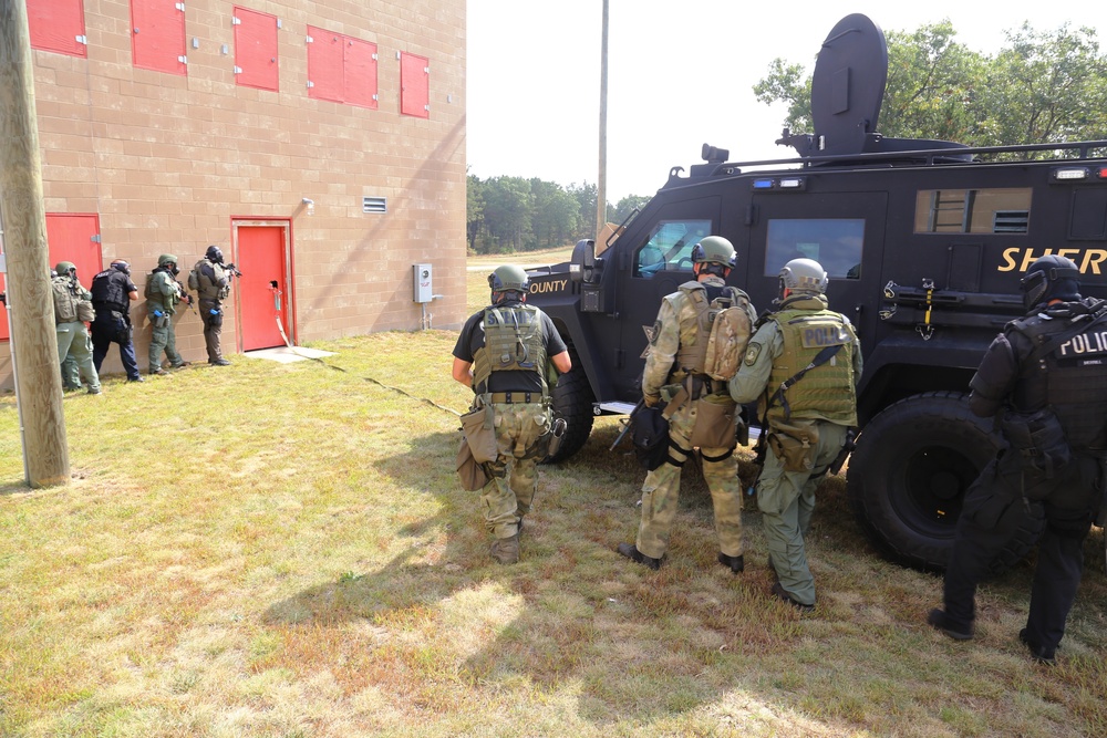 DVIDS - Images - Multiple law-enforcement agencies train at Fort McCoy ...