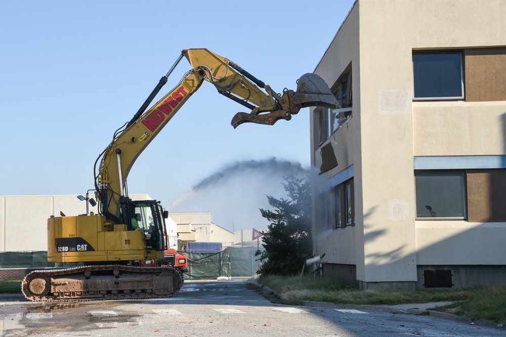 Building 460 Demolition Begins