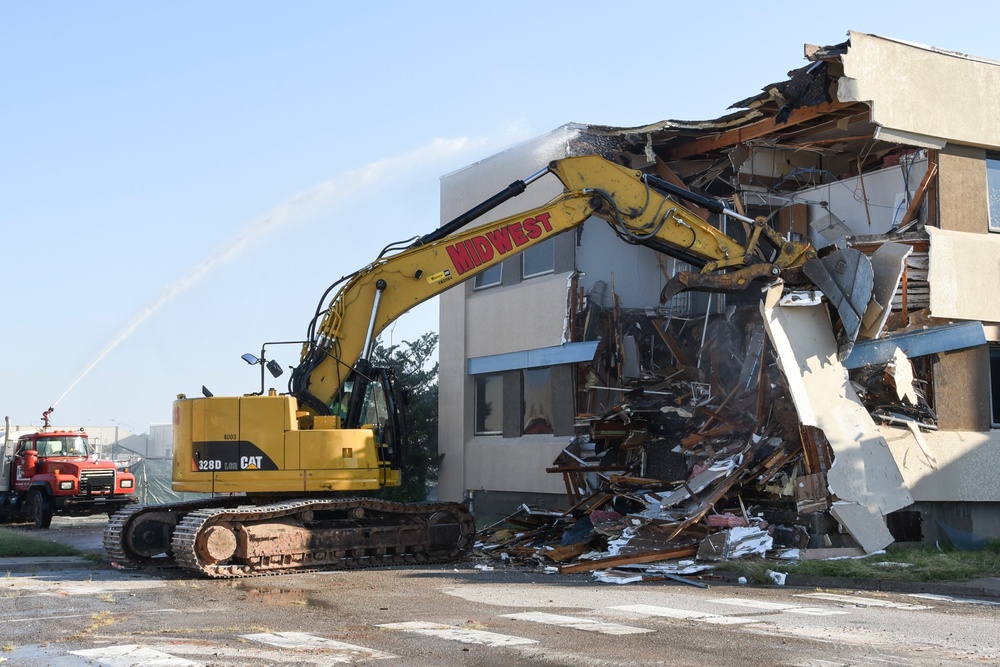 Building 460 Demolition Begins