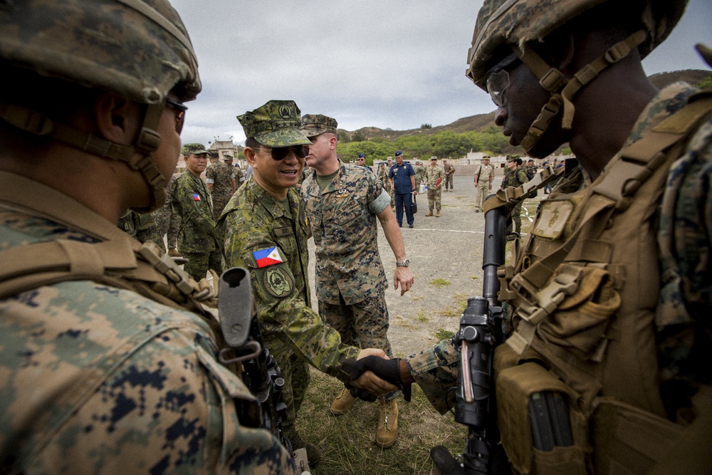 Chief of Staff, Armed Forces Philippines Meets US Marines