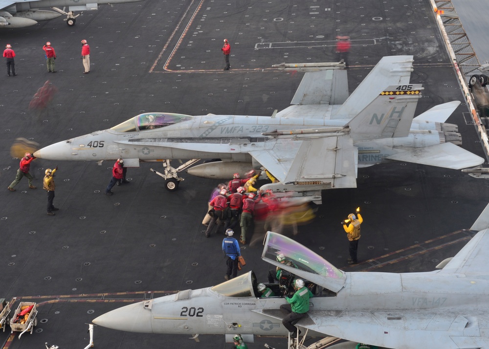 Nimitz Supports Operation Inherent Resolve