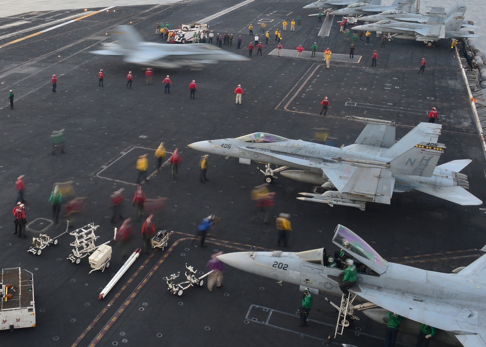 Nimitz Supports Operation Inherent Resolve