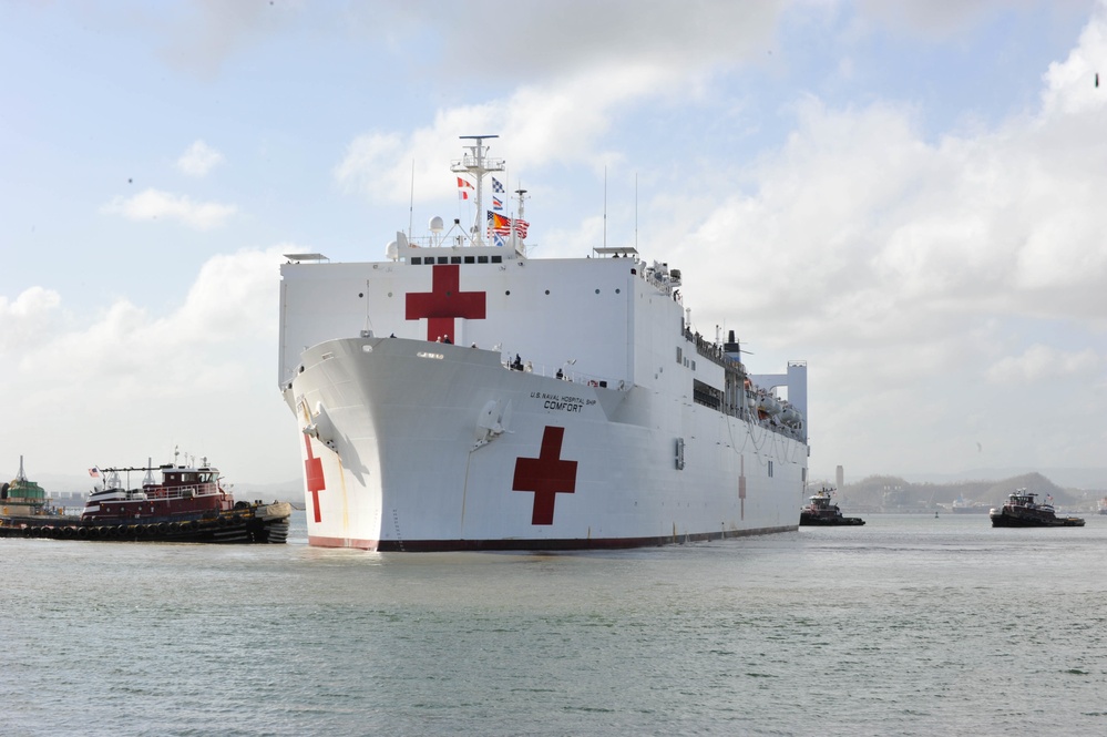 USNS Comfort arrives in Puerto Rico