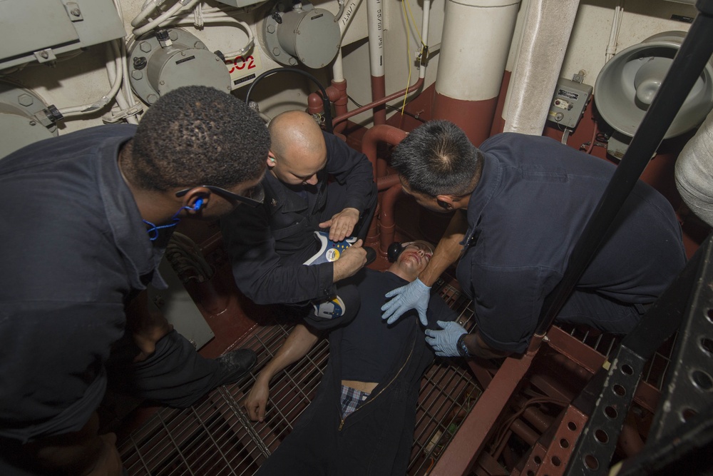 USS Shoup Medical Training Team drill