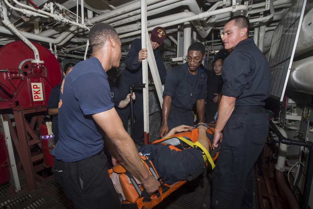 USS Shoup Medical Training Team drill