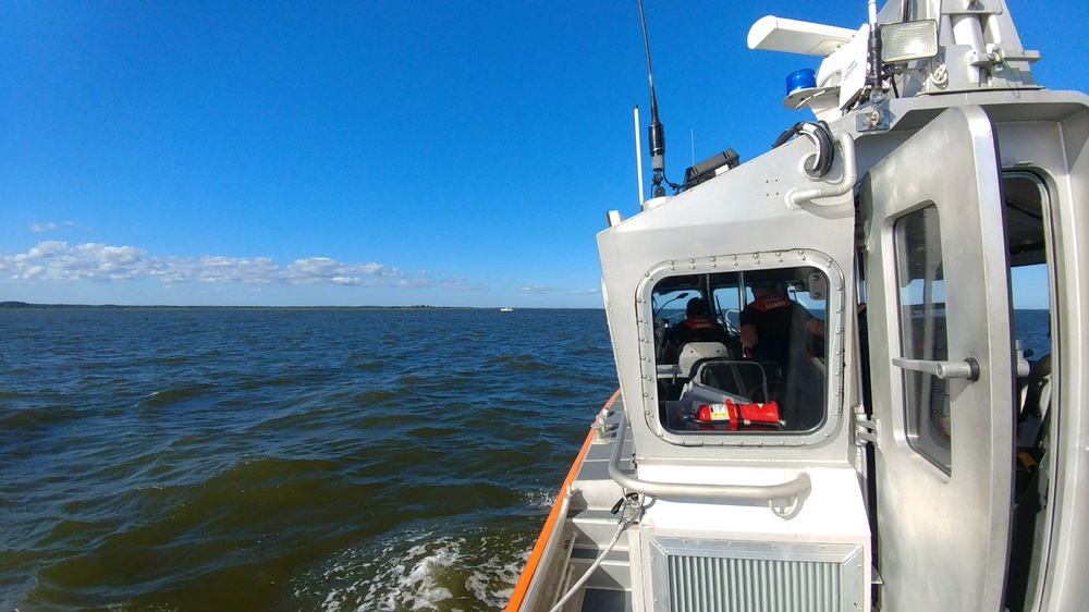 Coast Guard, good Samaritan assist 1 aboard aground boat on Neuse River