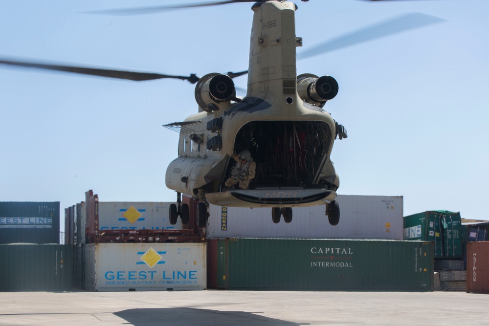 U.S., Jamaican service members deliver aid to Dominica
