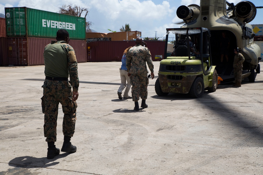 U.S., Jamaican service members deliver aid to Dominica