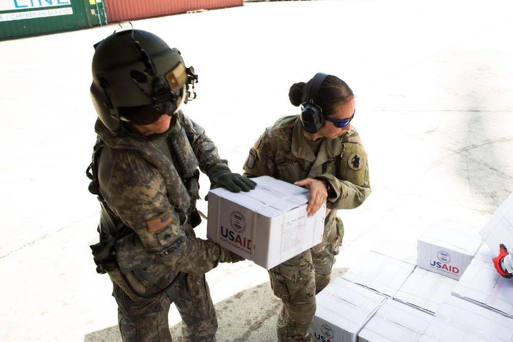 U.S., Jamaican service members deliver aid to Dominica