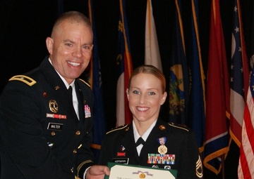 Brig. Gen. Walter Presents Soldiers Medal to Army Medic