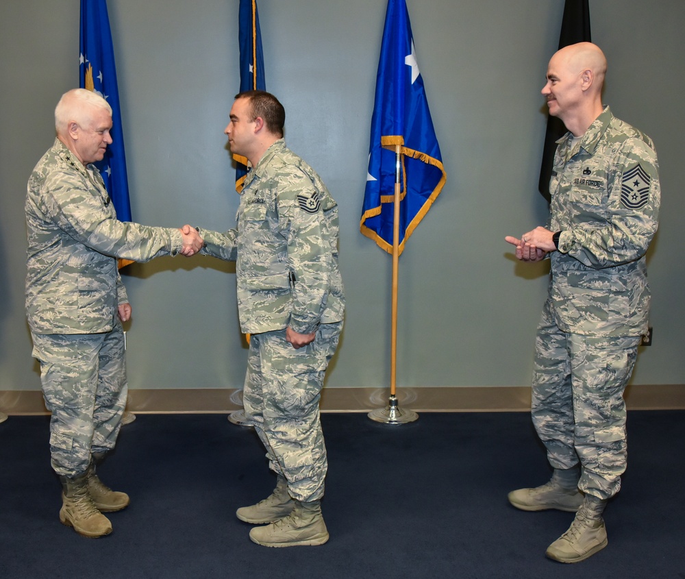 Lt. Gen. Rice Presents Coin during Visit To 117 ARW