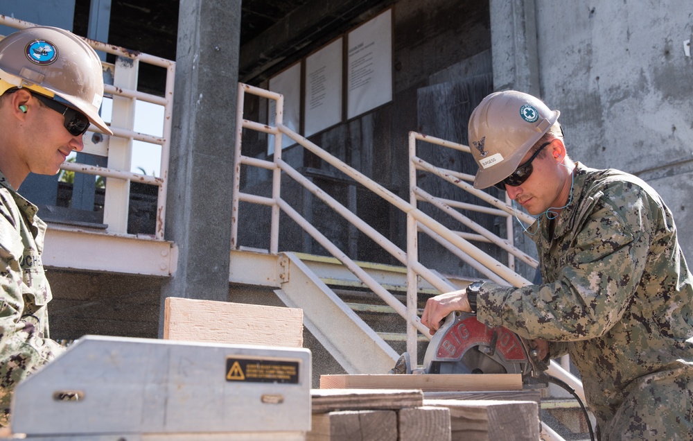 Sailors, Marines Learn Urban Search and Rescue Techniques