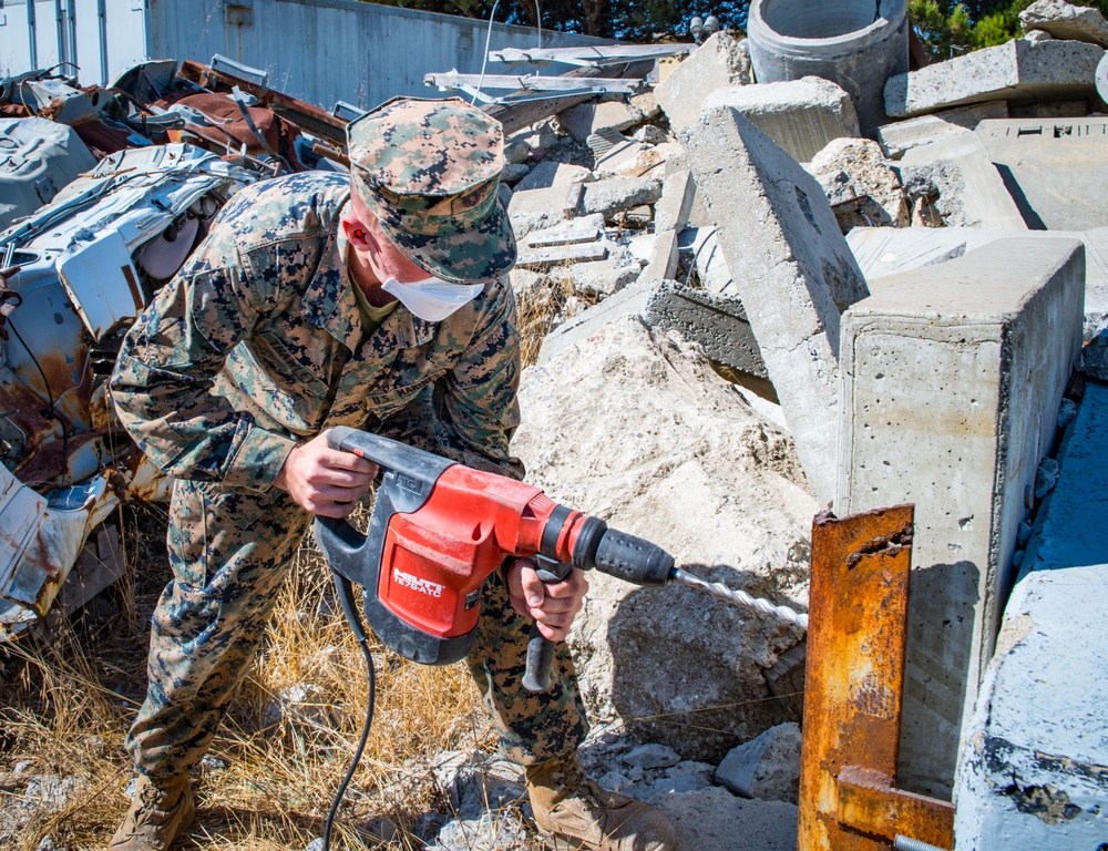 Sailors, Marines Learn Urban Search and Rescue Techniques