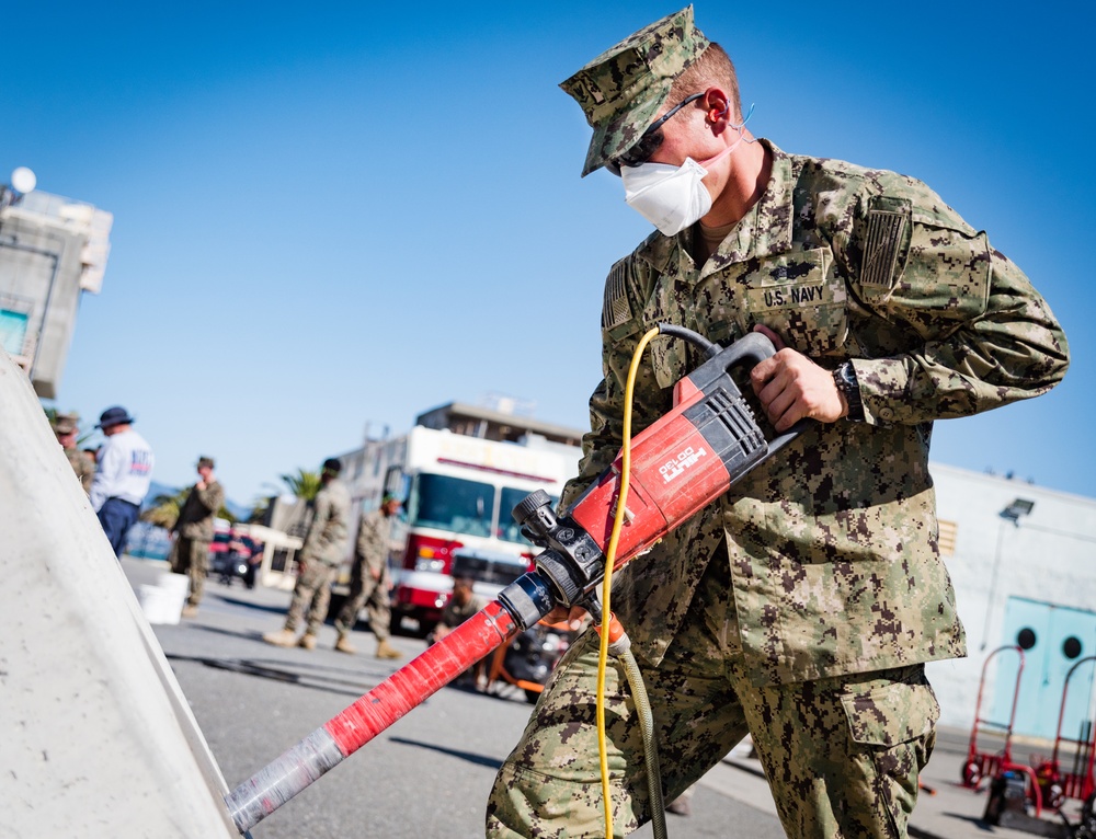 Sailors, Marines Learn Urban Search and Rescue Techniques