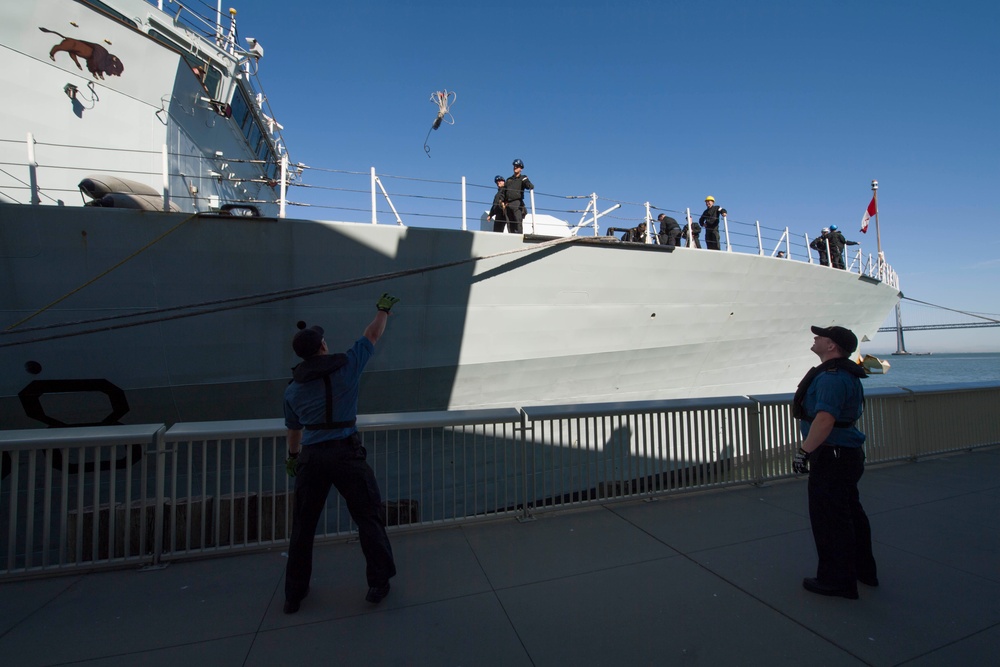 HMCS Winnipeg arrives in San Francisco for Fleet Week