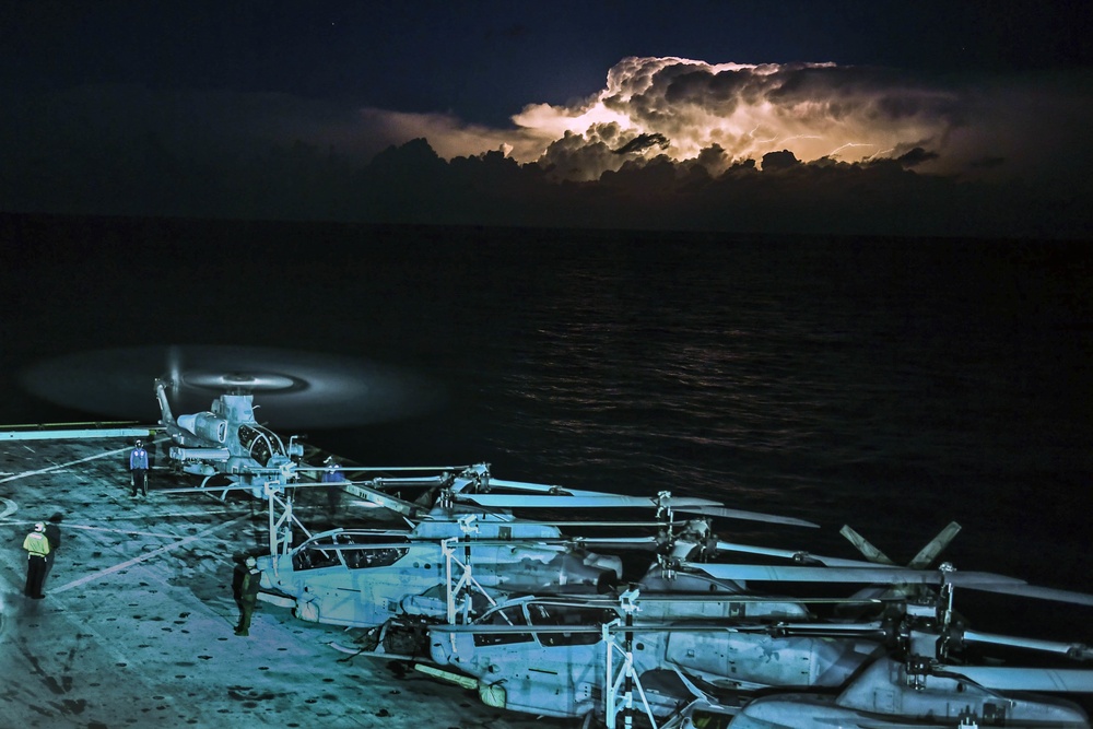 USS San Diego (LPD 22) Night Flight Operations