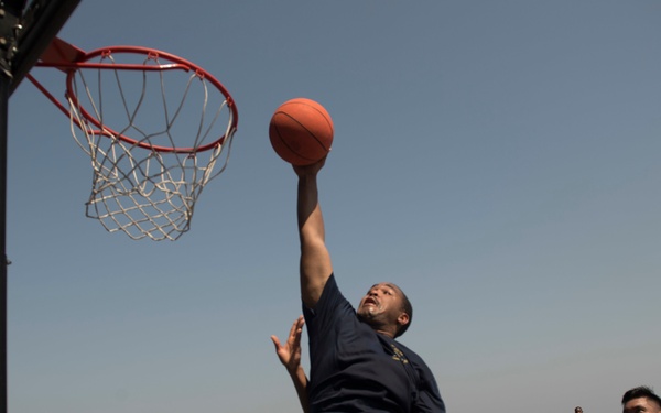 USS Lake Erie (CG 70) Sailors play basketball